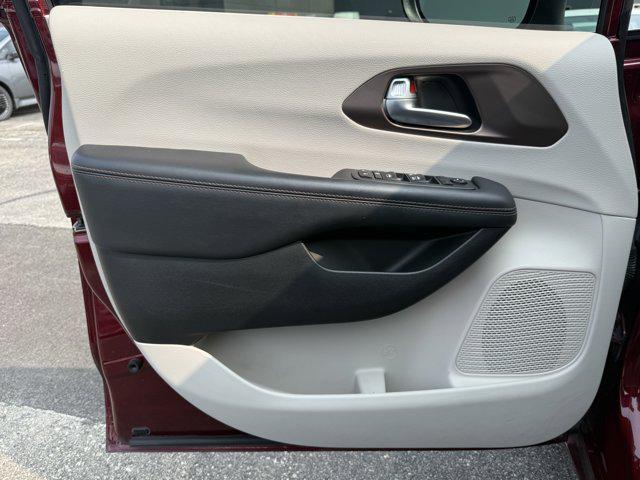 used 2017 Chrysler Pacifica car, priced at $13,847