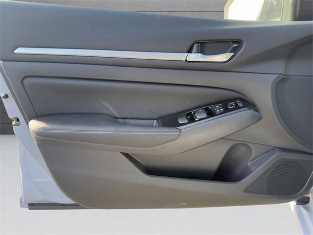 new 2025 Nissan Altima car, priced at $33,032