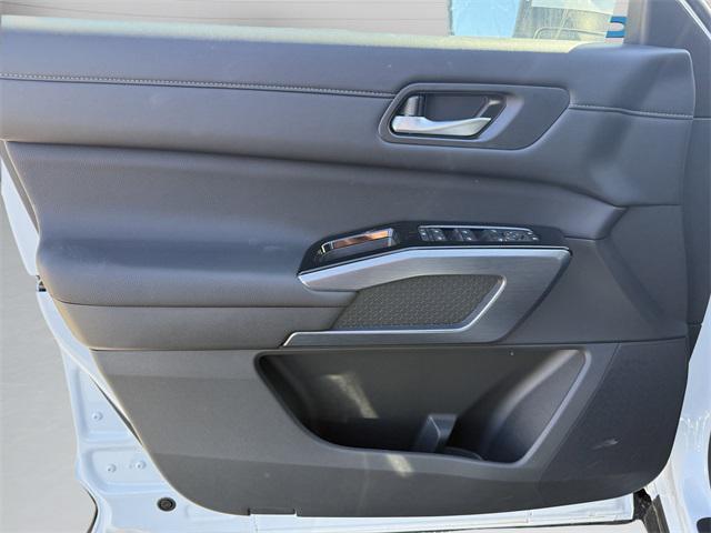 new 2025 Nissan Pathfinder car, priced at $37,546