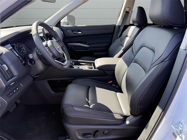 new 2025 Nissan Pathfinder car, priced at $37,546