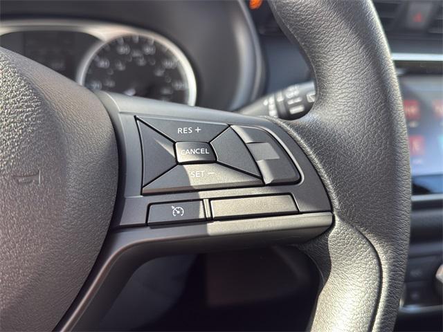 new 2025 Nissan Kicks car, priced at $23,004