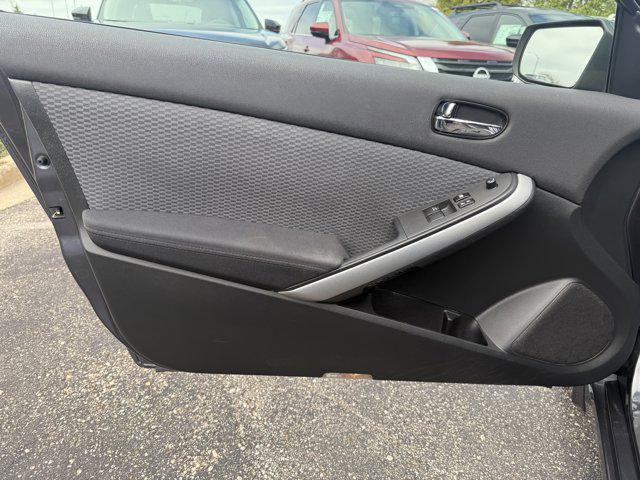 used 2009 Nissan Altima car, priced at $6,968