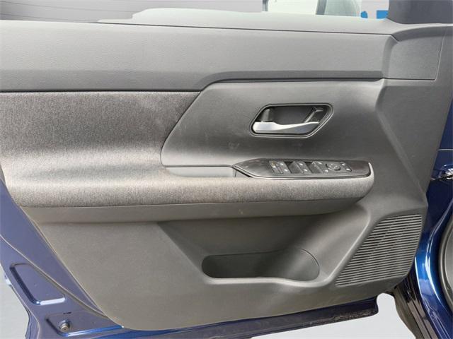 new 2025 Nissan Kicks car, priced at $24,367
