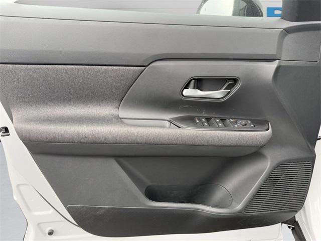 new 2025 Nissan Kicks car, priced at $25,177