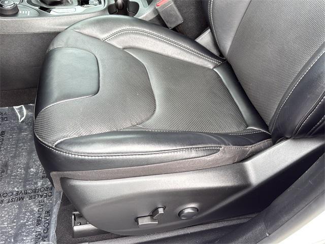used 2022 Jeep Cherokee car, priced at $23,035