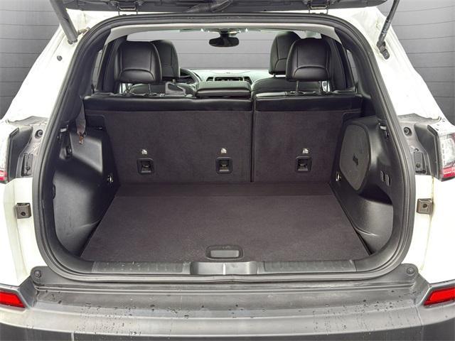 used 2022 Jeep Cherokee car, priced at $23,035
