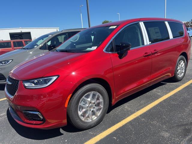 new 2024 Chrysler Pacifica car, priced at $36,190