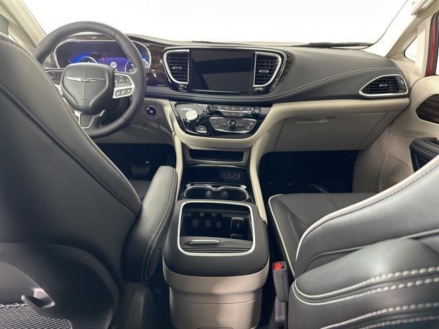 new 2024 Chrysler Pacifica car, priced at $42,960