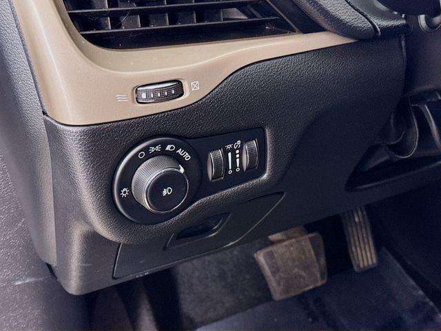 used 2016 Jeep Cherokee car, priced at $13,644
