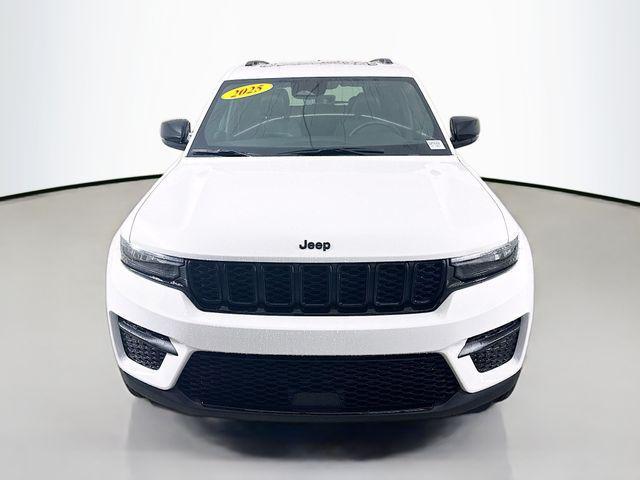 new 2025 Jeep Grand Cherokee car, priced at $39,635