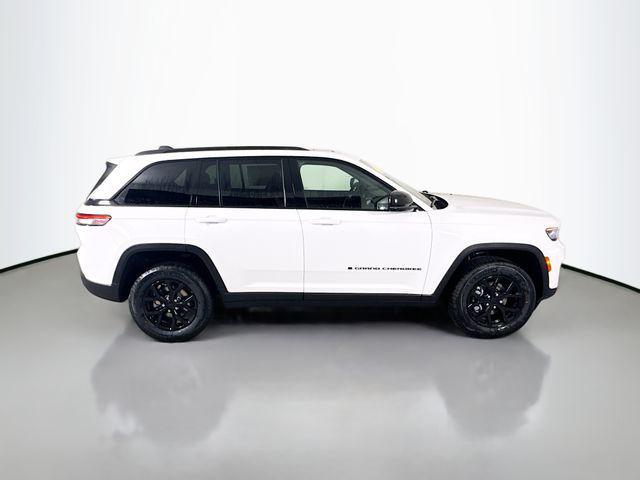 new 2025 Jeep Grand Cherokee car, priced at $39,635