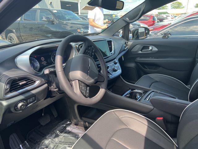 new 2025 Chrysler Pacifica car, priced at $46,060