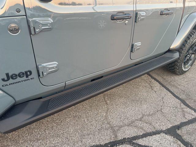 new 2025 Jeep Gladiator car, priced at $43,150
