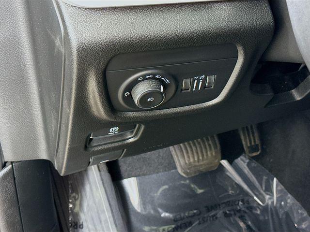used 2022 Jeep Grand Cherokee car, priced at $31,177