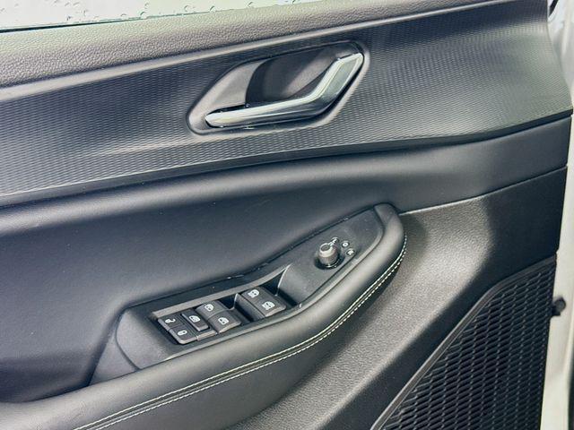 new 2025 Jeep Grand Cherokee L car, priced at $37,720