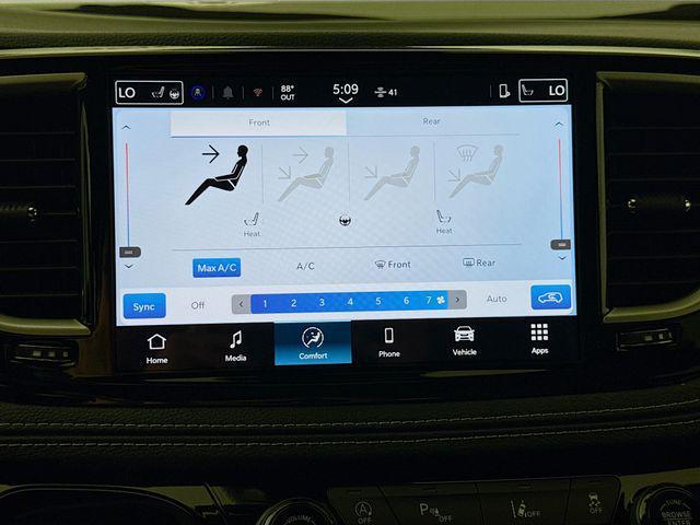 new 2025 Chrysler Pacifica car, priced at $39,445