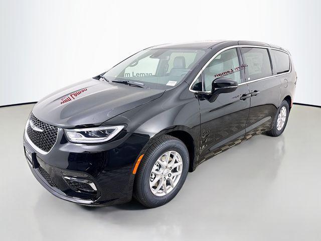 new 2025 Chrysler Pacifica car, priced at $39,445