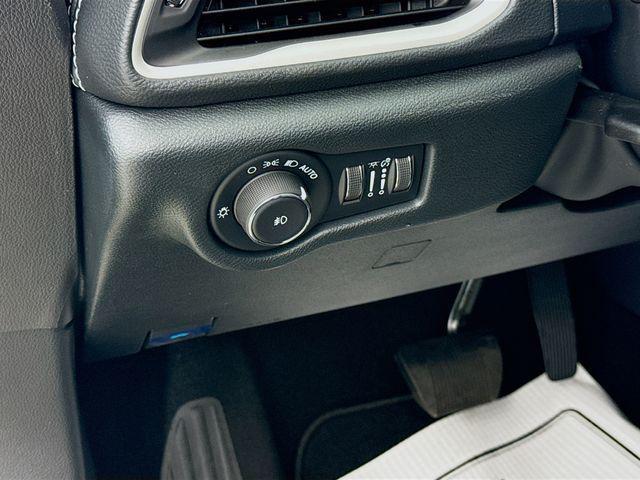 new 2025 Chrysler Pacifica car, priced at $44,285