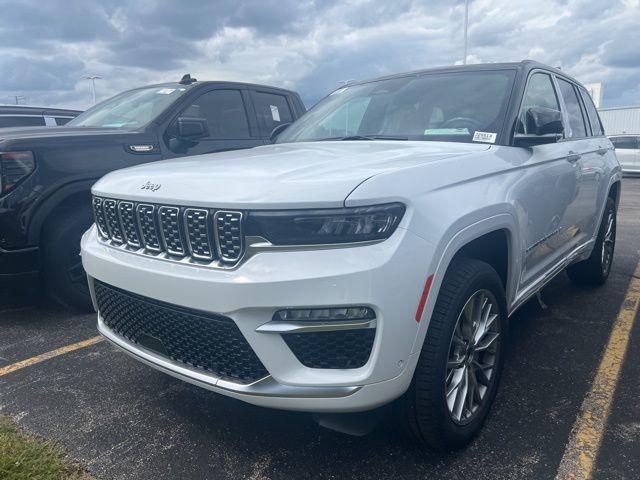 new 2025 Jeep Grand Cherokee car, priced at $54,055