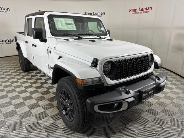 new 2024 Jeep Gladiator car, priced at $40,945