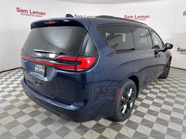 new 2024 Chrysler Pacifica car, priced at $38,435