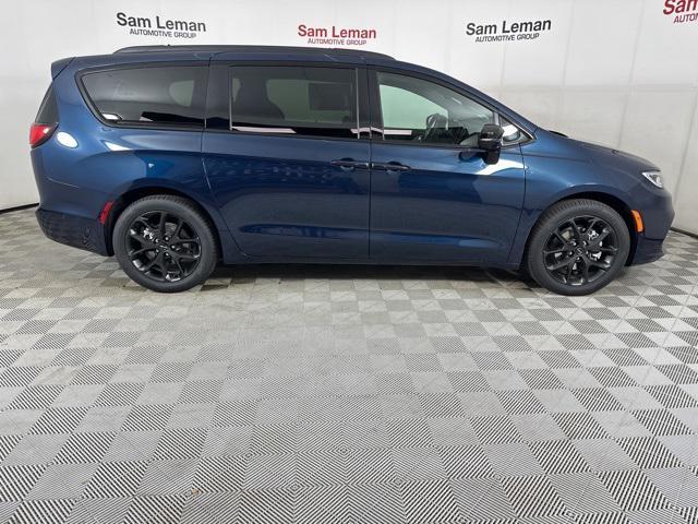 new 2024 Chrysler Pacifica car, priced at $38,435