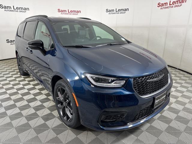 new 2024 Chrysler Pacifica car, priced at $38,435