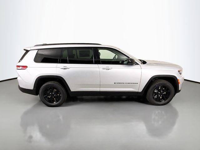 new 2025 Jeep Grand Cherokee L car, priced at $42,725