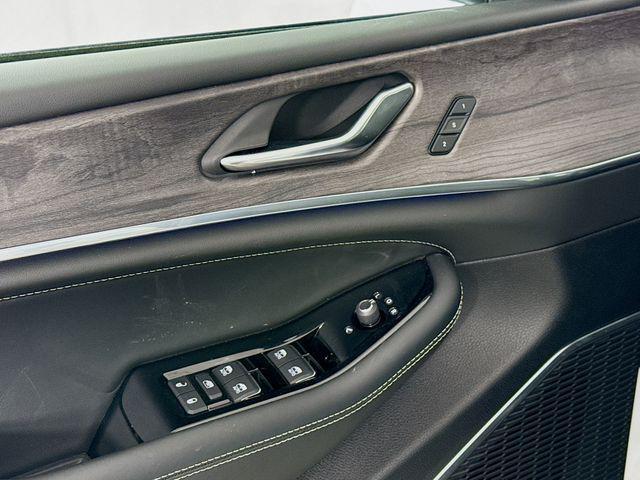 new 2025 Jeep Grand Cherokee car, priced at $51,790