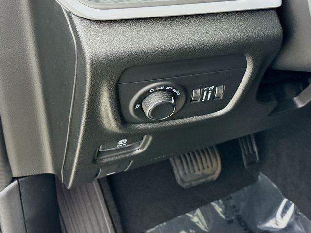 new 2025 Jeep Grand Cherokee L car, priced at $38,420
