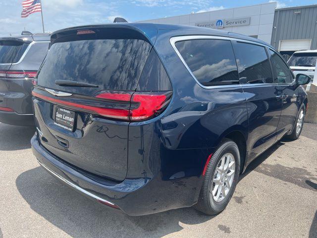 new 2025 Chrysler Pacifica car, priced at $41,220