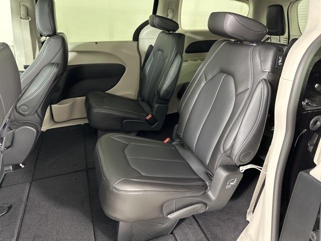 new 2024 Chrysler Pacifica car, priced at $39,390