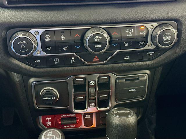 new 2025 Jeep Gladiator car, priced at $43,880