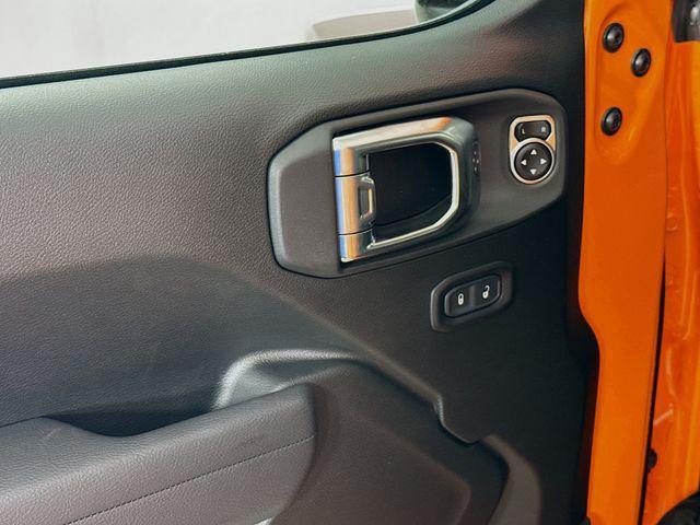 new 2025 Jeep Gladiator car, priced at $43,880