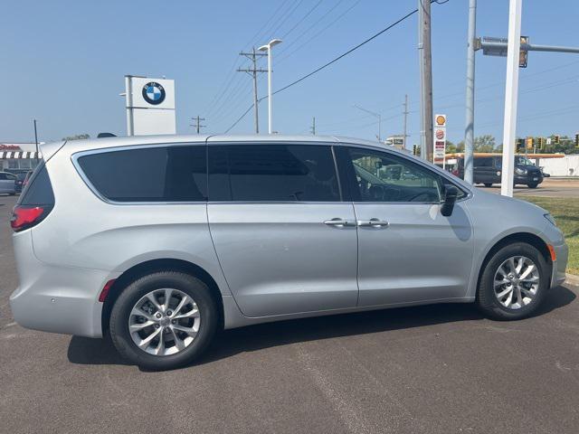 new 2024 Chrysler Pacifica car, priced at $38,885