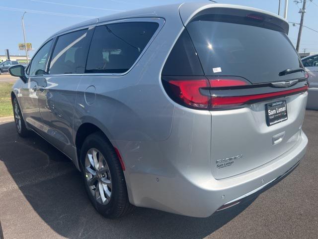 new 2024 Chrysler Pacifica car, priced at $38,885