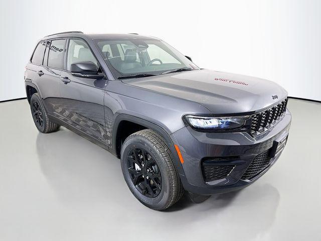 new 2025 Jeep Grand Cherokee car, priced at $39,730