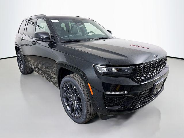 new 2025 Jeep Grand Cherokee car, priced at $54,675