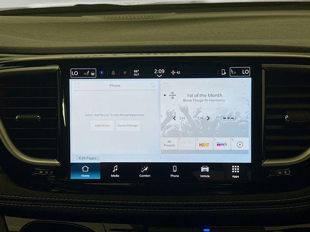new 2025 Chrysler Pacifica car, priced at $40,220