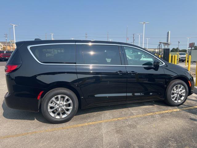 new 2024 Chrysler Pacifica car, priced at $38,690