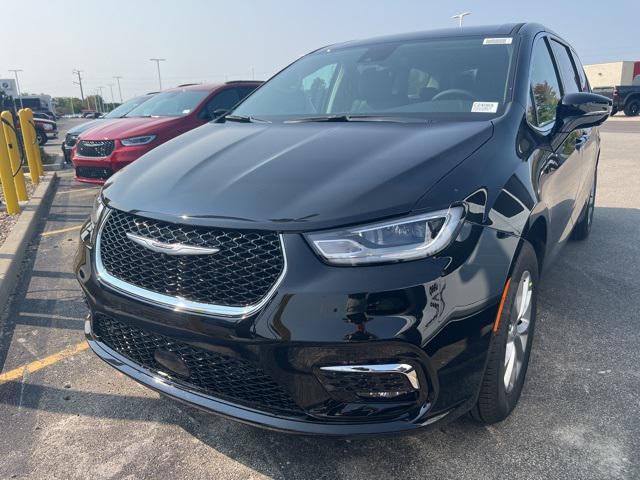 new 2024 Chrysler Pacifica car, priced at $38,690