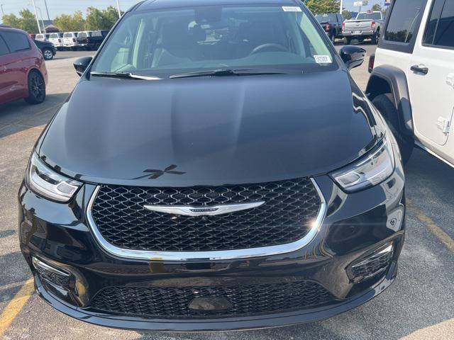 new 2024 Chrysler Pacifica car, priced at $38,690