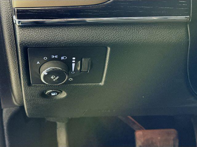 used 2015 Jeep Grand Cherokee car, priced at $14,875