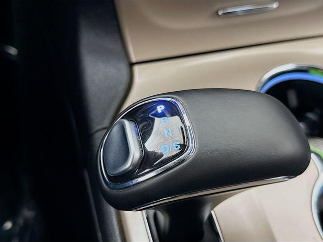 used 2015 Jeep Grand Cherokee car, priced at $14,875