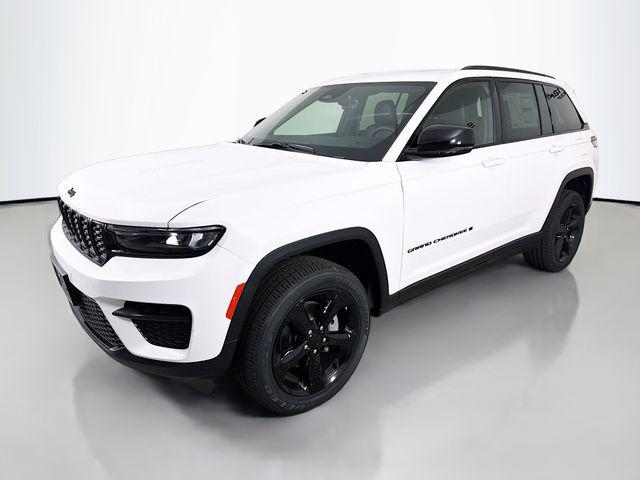 new 2025 Jeep Grand Cherokee car, priced at $39,580