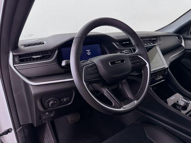 new 2025 Jeep Grand Cherokee car, priced at $39,580