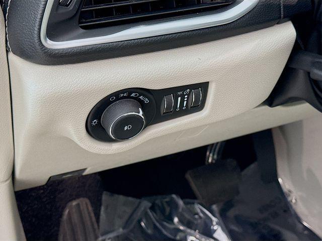 used 2021 Chrysler Pacifica Hybrid car, priced at $21,695