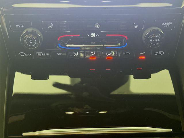 new 2025 Jeep Grand Cherokee car, priced at $39,990