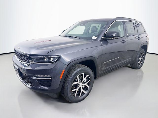 new 2025 Jeep Grand Cherokee car, priced at $39,990
