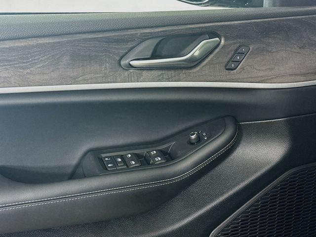 new 2025 Jeep Grand Cherokee car, priced at $39,990